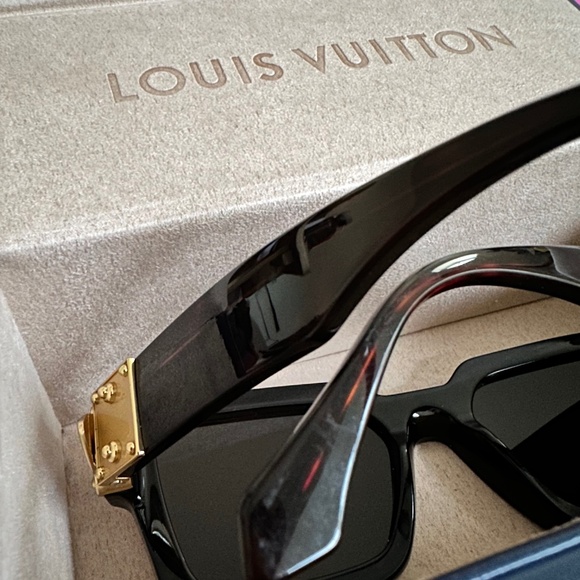 Louis Vuitton Match Sunglasses - Picture 1 of 2